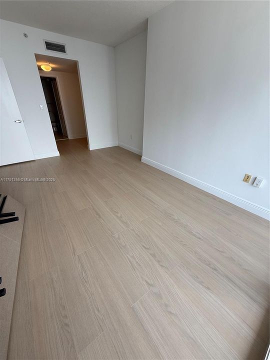 На продажу: $329,900 (1 спален, 1 ванн, 825 Квадратных фут)