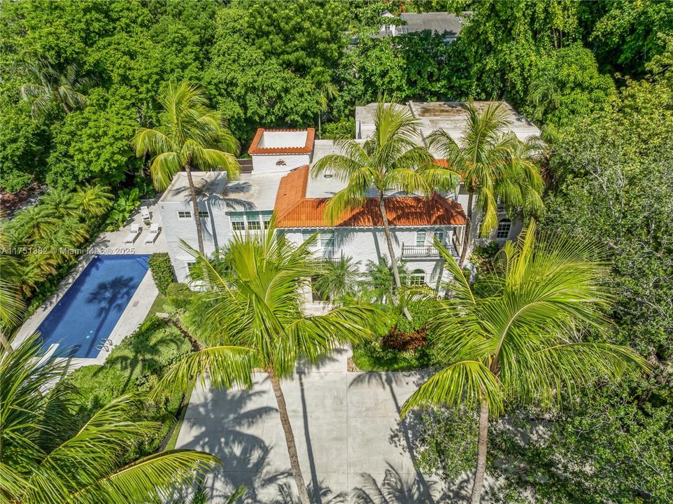 Recently Sold: $6,688,000 (6 beds, 4 baths, 6442 Square Feet)