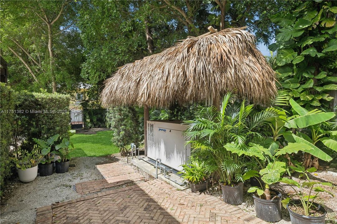 Recently Sold: $6,688,000 (6 beds, 4 baths, 6442 Square Feet)