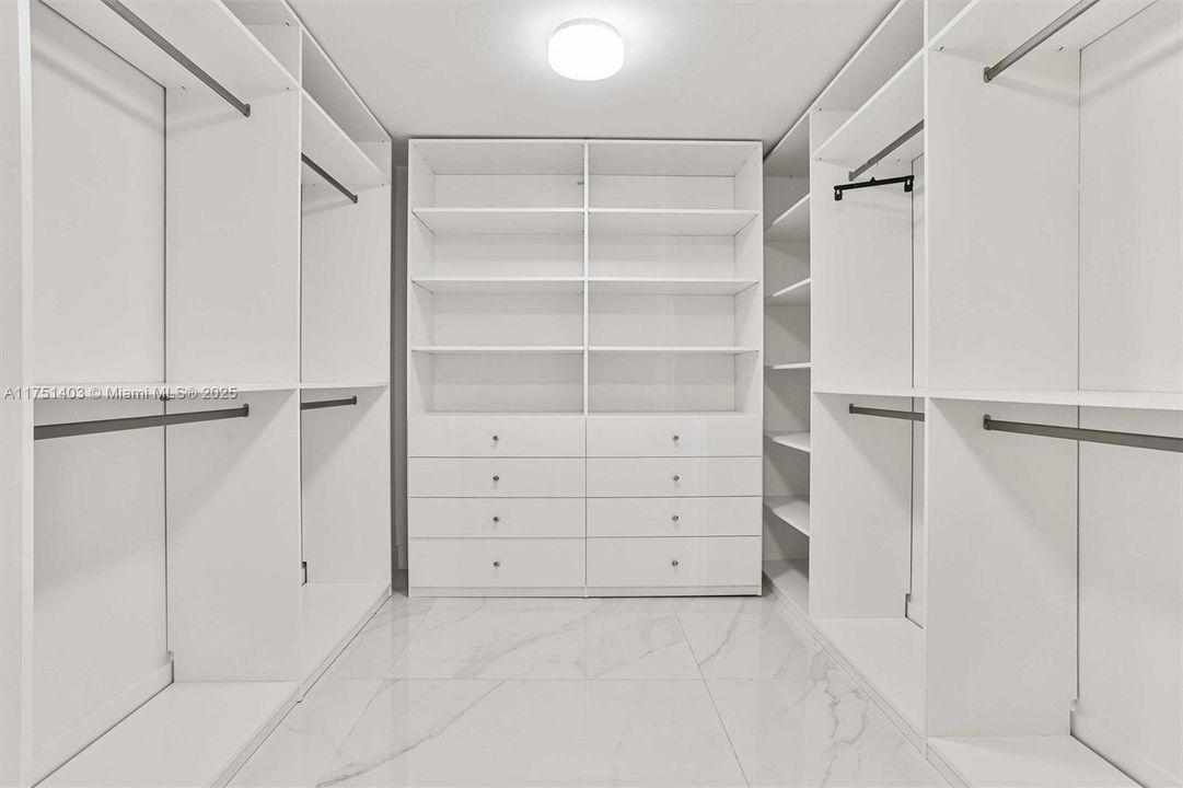 待售: $1,899,990 (3 贝兹, 3 浴室, 3030 平方英尺)