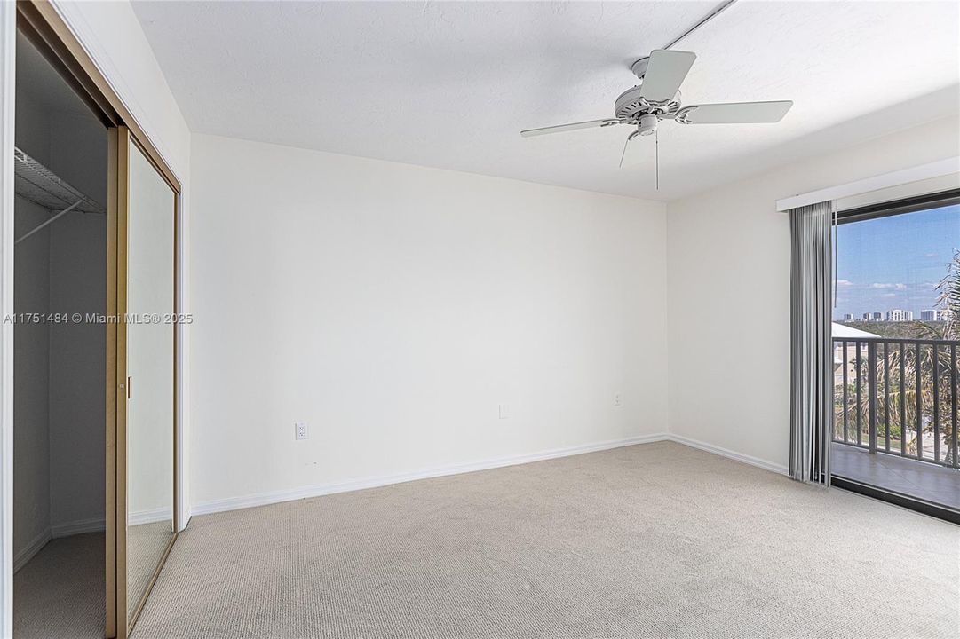 Recently Sold: $575,000 (2 beds, 2 baths, 1299 Square Feet)