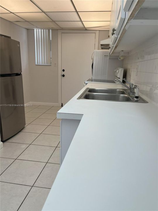 For Sale: $210,000 (1 beds, 1 baths, 865 Square Feet)