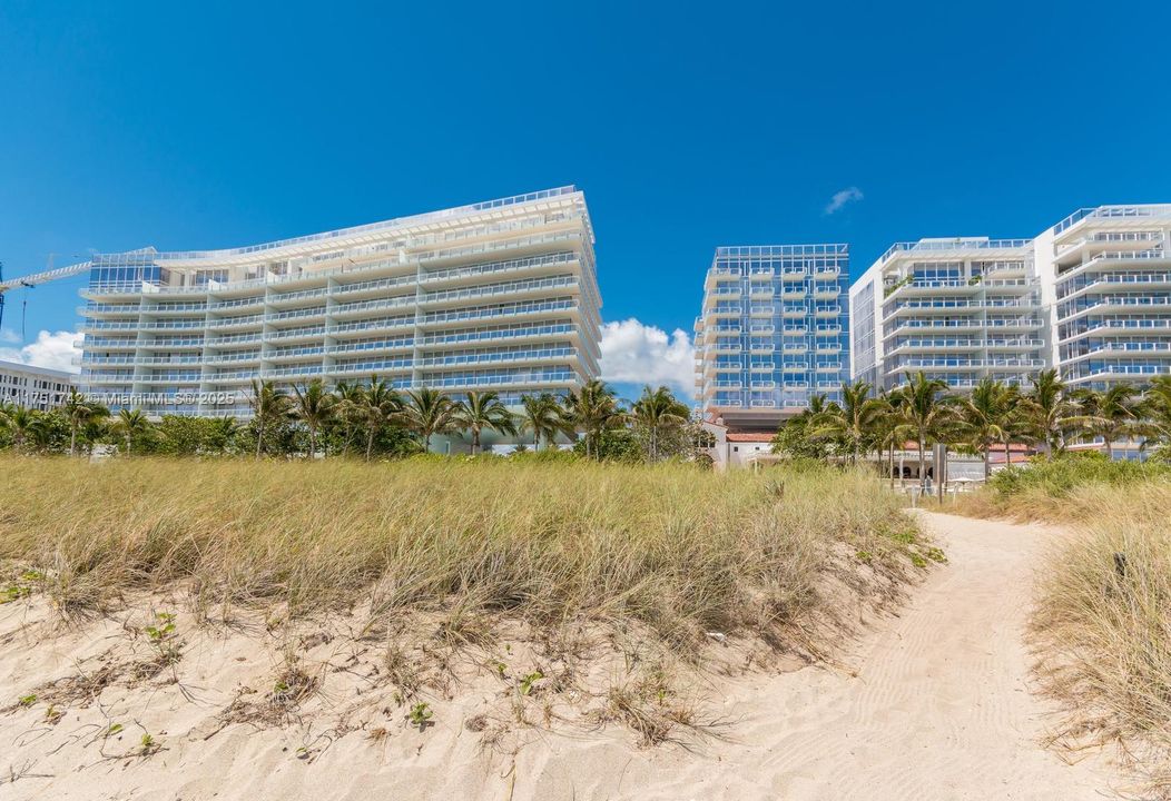 En Venta: $9,500,000 (3 camas, 3 baños, 2670 Pies cuadrados)