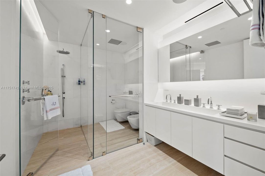 En Venta: $9,500,000 (3 camas, 3 baños, 2670 Pies cuadrados)