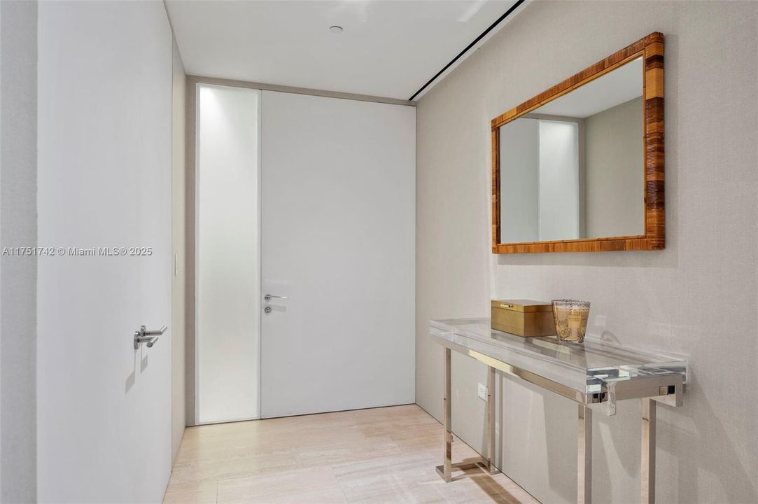 En Venta: $9,500,000 (3 camas, 3 baños, 2670 Pies cuadrados)