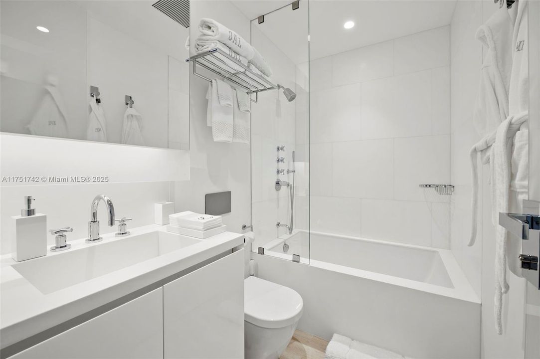 En Venta: $9,500,000 (3 camas, 3 baños, 2670 Pies cuadrados)