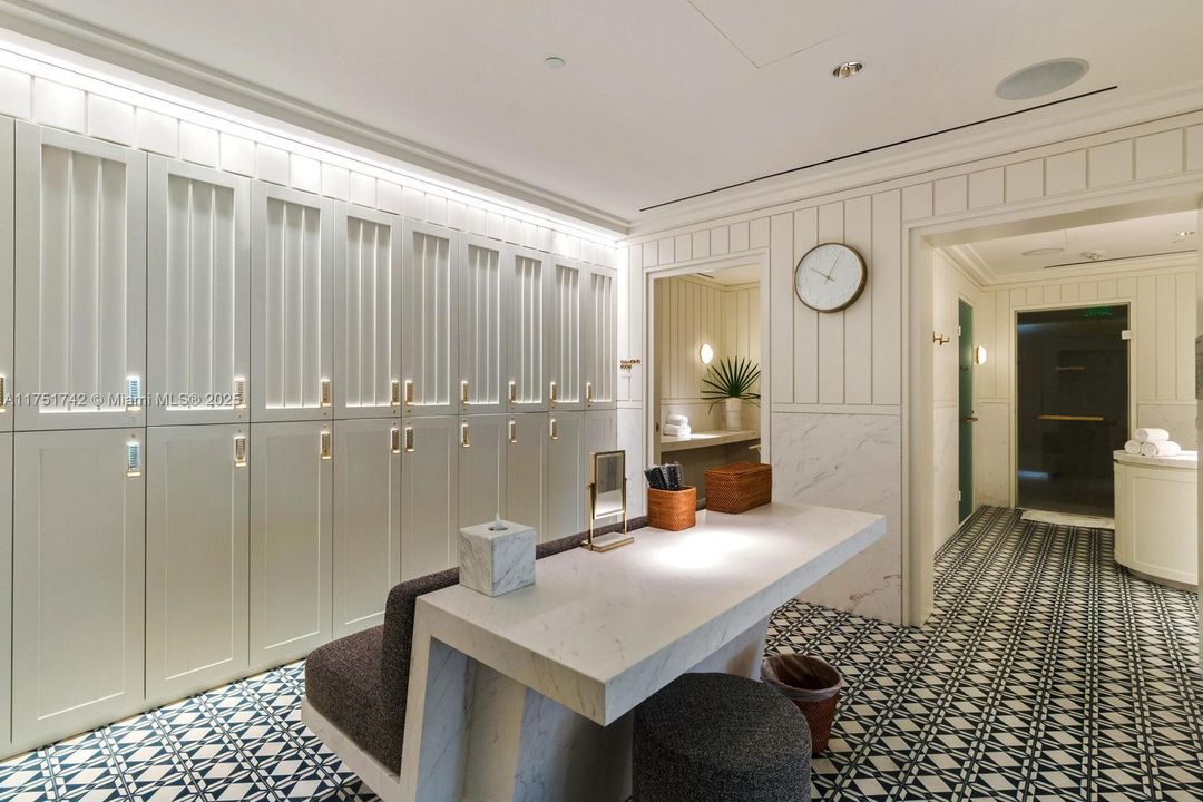 En Venta: $9,500,000 (3 camas, 3 baños, 2670 Pies cuadrados)