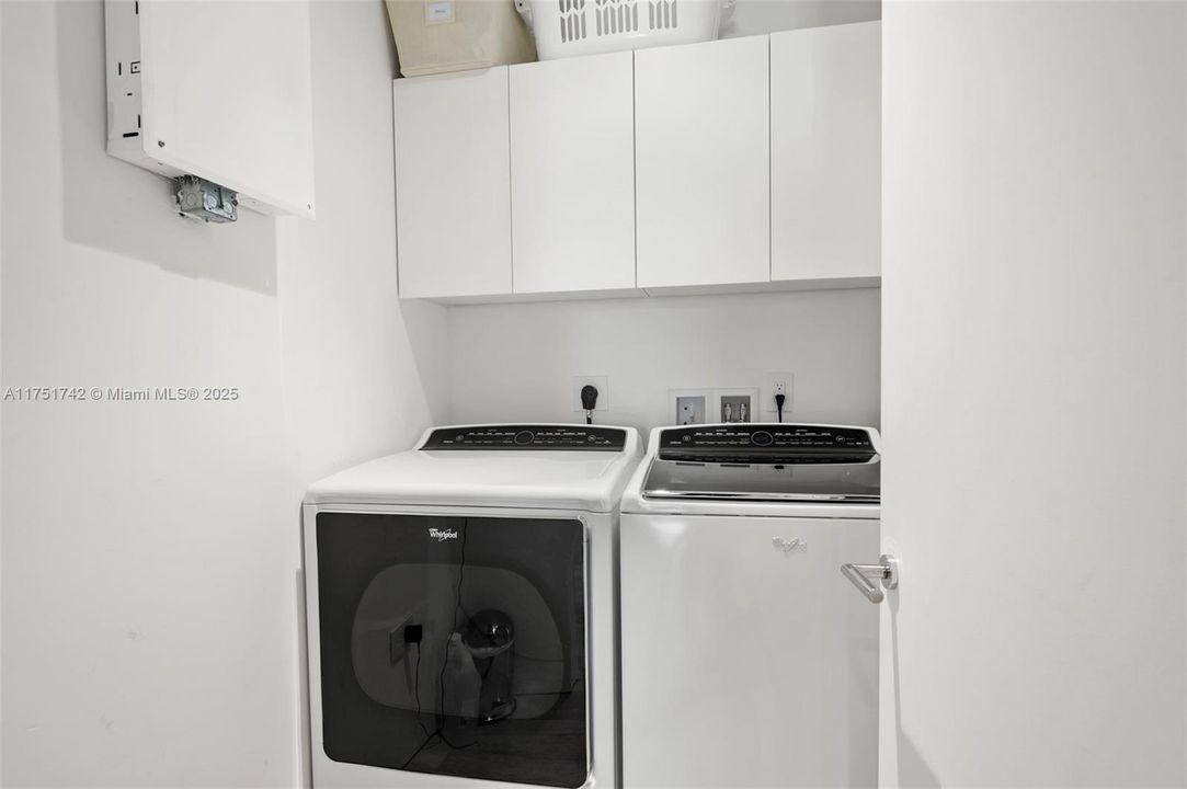En Venta: $9,500,000 (3 camas, 3 baños, 2670 Pies cuadrados)