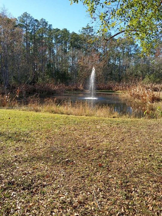 На продажу: $78,900 (2.27 acres)