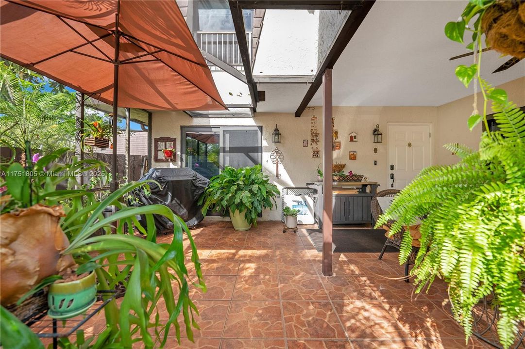 Active With Contract: $399,900 (3 beds, 2 baths, 1449 Square Feet)