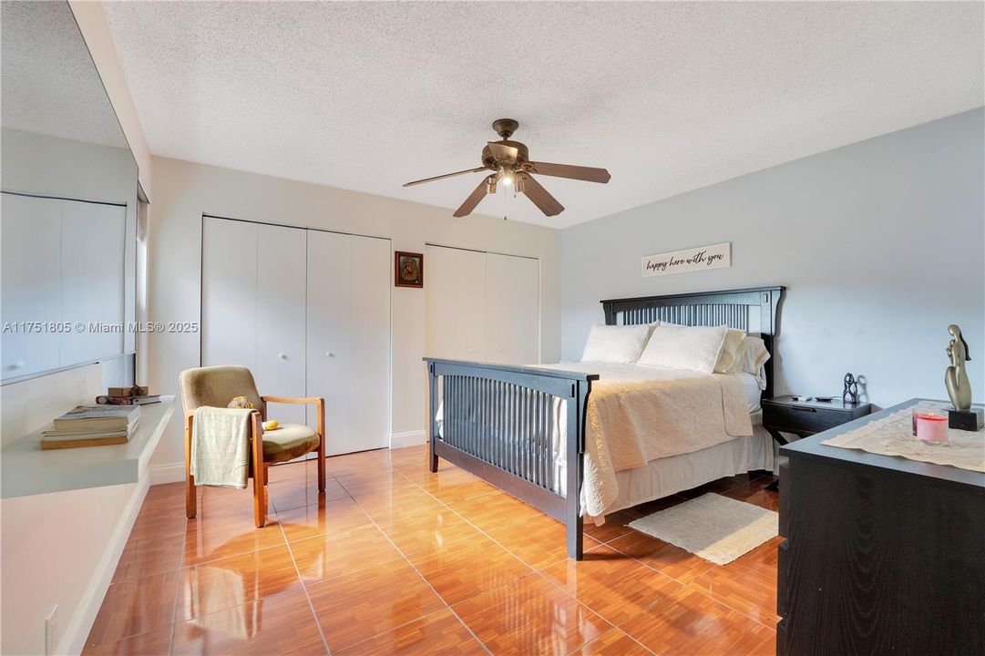 Active With Contract: $399,900 (3 beds, 2 baths, 1449 Square Feet)