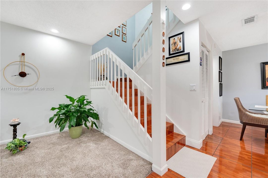 Active With Contract: $399,900 (3 beds, 2 baths, 1449 Square Feet)