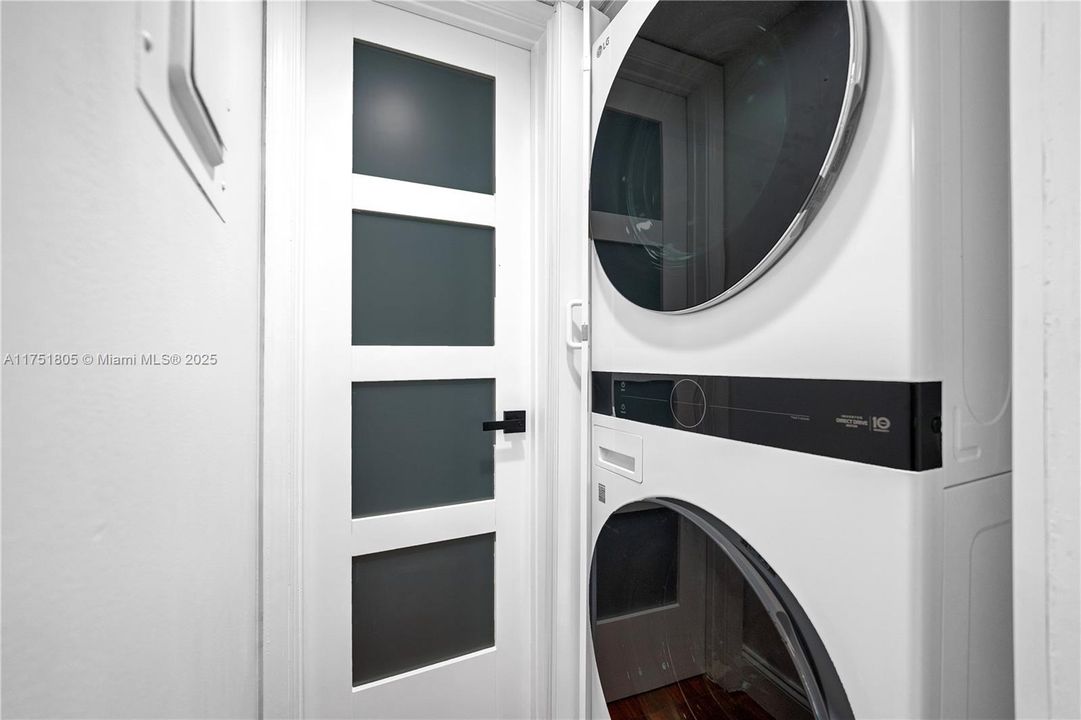 Active With Contract: $399,900 (3 beds, 2 baths, 1449 Square Feet)