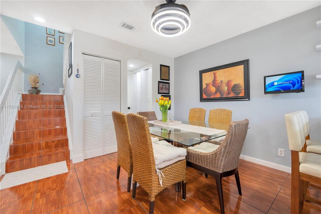 Active With Contract: $399,900 (3 beds, 2 baths, 1449 Square Feet)