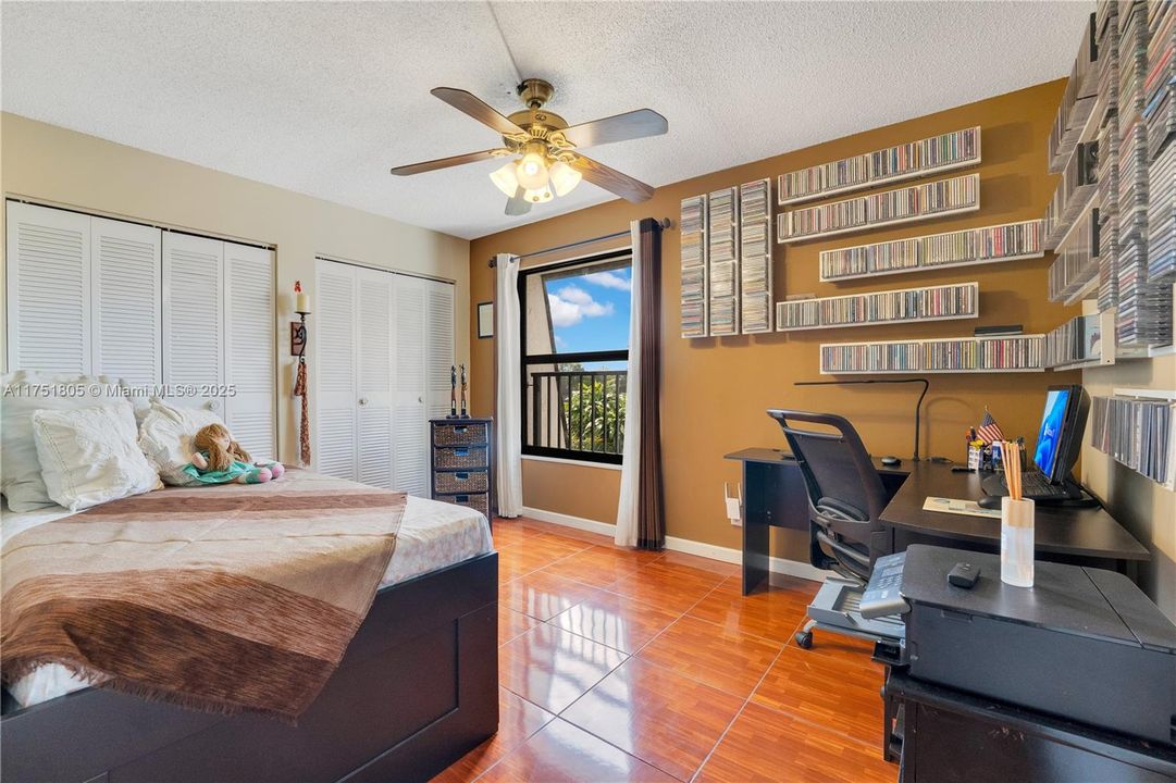 Active With Contract: $399,900 (3 beds, 2 baths, 1449 Square Feet)