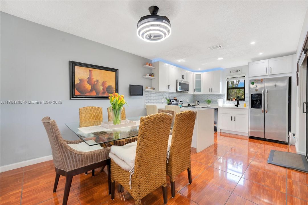 Active With Contract: $399,900 (3 beds, 2 baths, 1449 Square Feet)