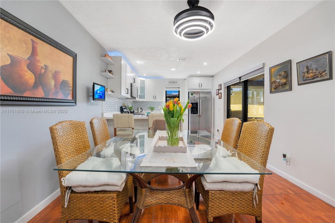 Active With Contract: $399,900 (3 beds, 2 baths, 1449 Square Feet)