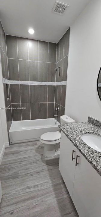 出租: $2,600 (3 贝兹, 2 浴室, 1900 平方英尺)