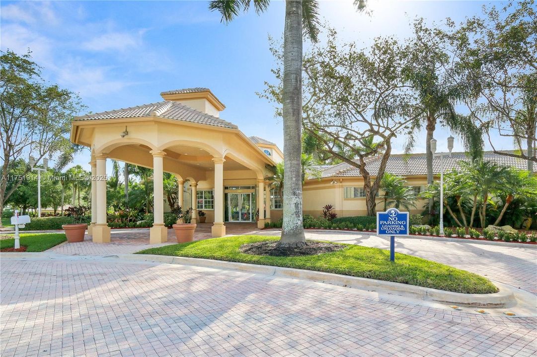 Vendido Recientemente: $995,000 (5 camas, 3 baños, 2924 Pies cuadrados)