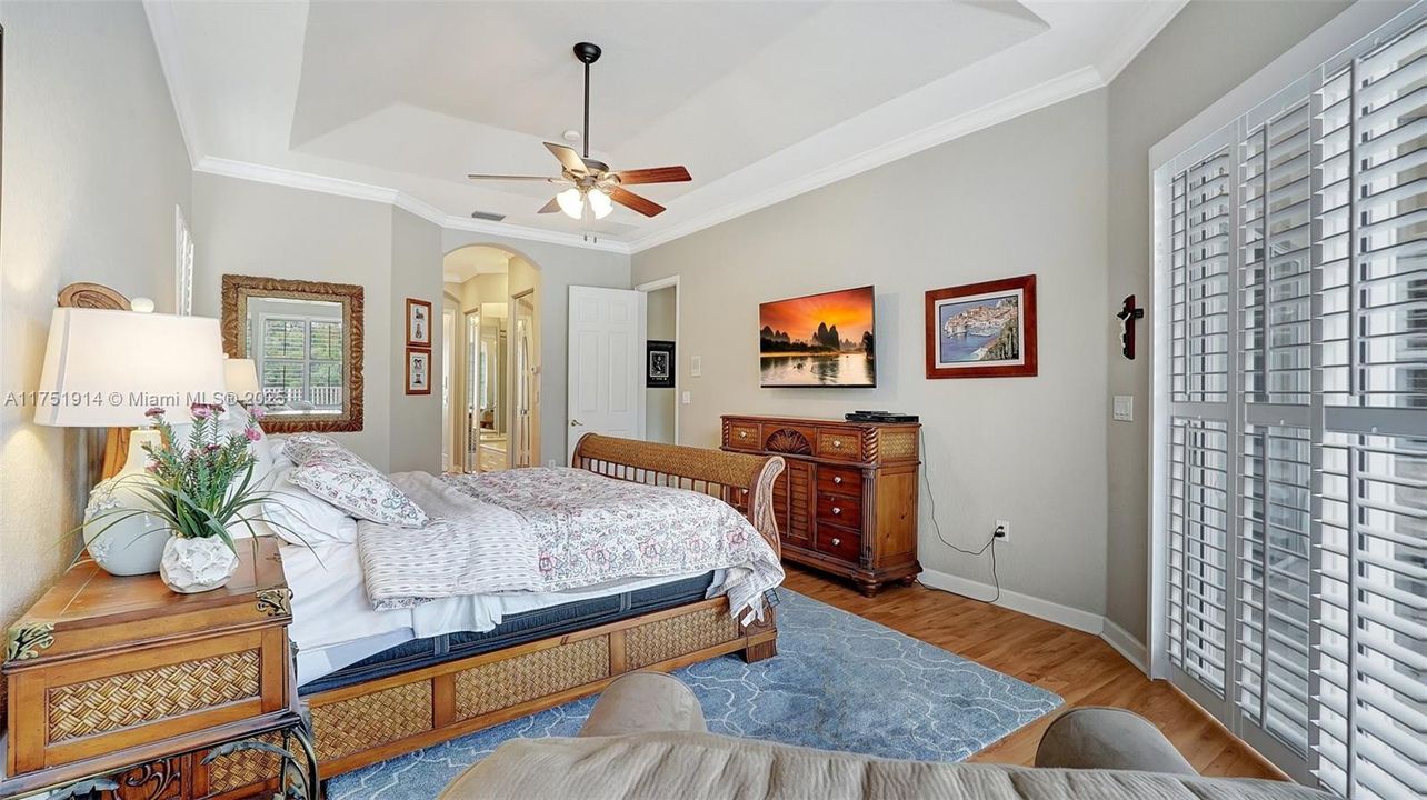 Vendido Recientemente: $995,000 (5 camas, 3 baños, 2924 Pies cuadrados)