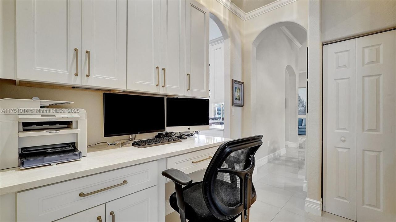 Vendido Recientemente: $995,000 (5 camas, 3 baños, 2924 Pies cuadrados)