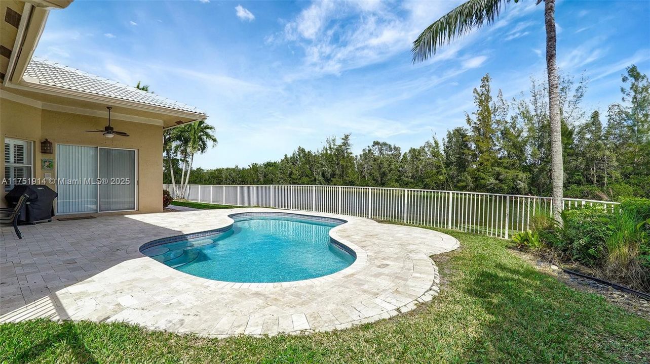 Vendido Recientemente: $995,000 (5 camas, 3 baños, 2924 Pies cuadrados)