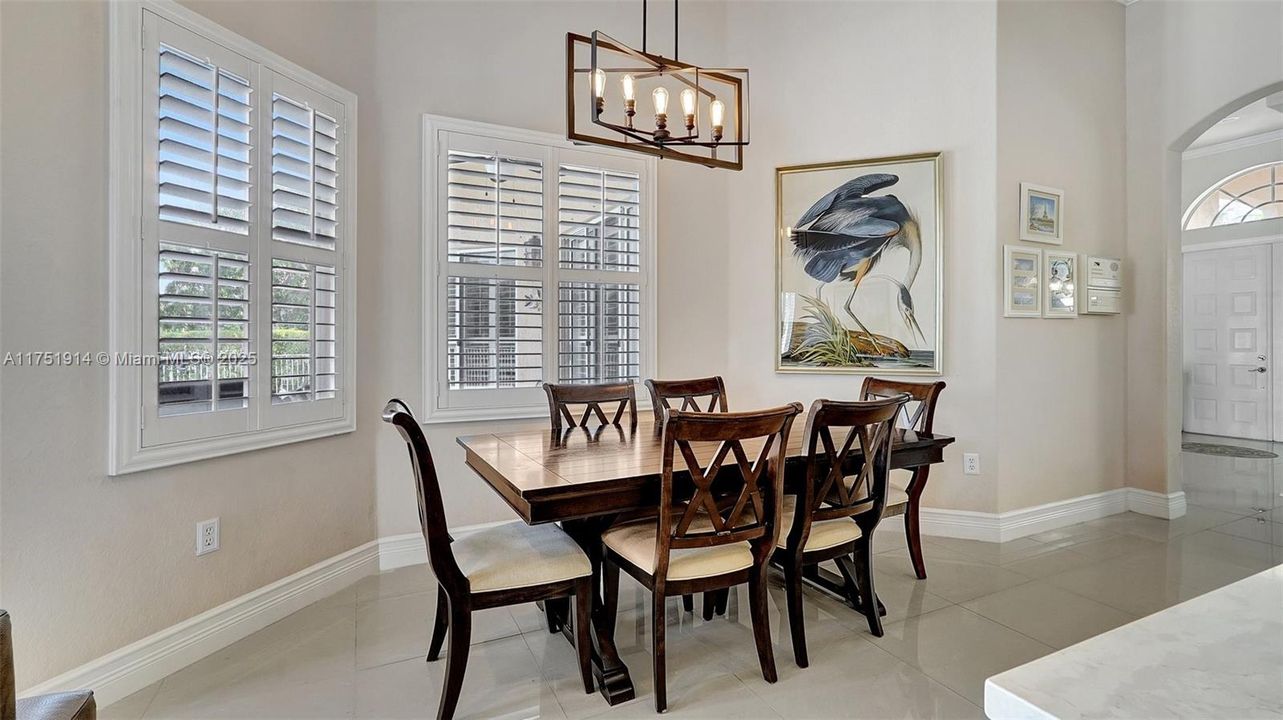 Vendido Recientemente: $995,000 (5 camas, 3 baños, 2924 Pies cuadrados)