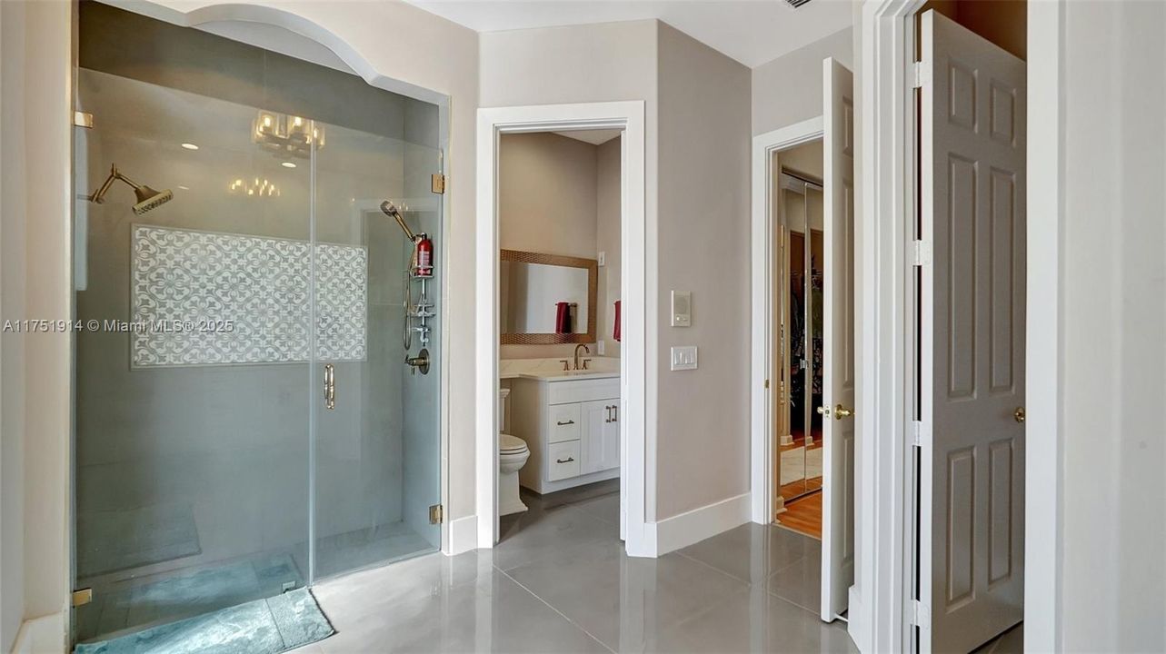 Vendido Recientemente: $995,000 (5 camas, 3 baños, 2924 Pies cuadrados)