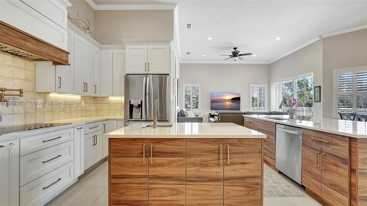 Vendido Recientemente: $995,000 (5 camas, 3 baños, 2924 Pies cuadrados)