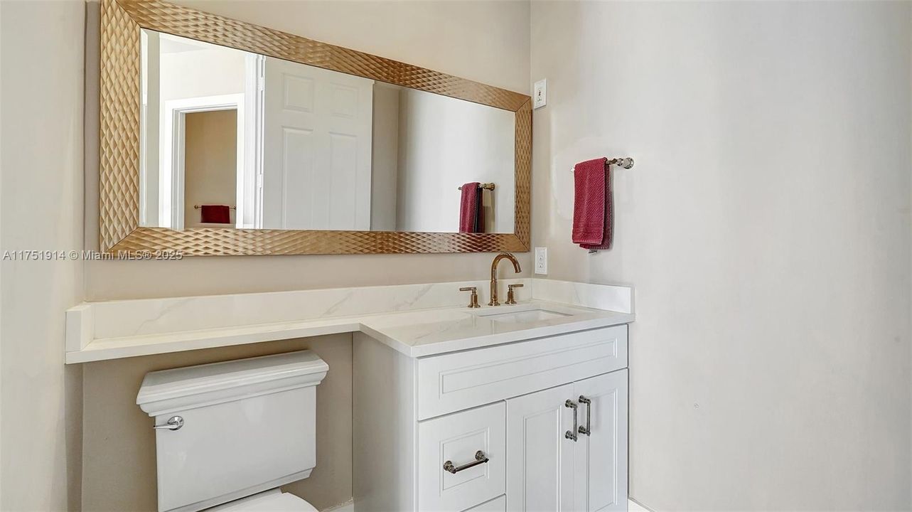 Vendido Recientemente: $995,000 (5 camas, 3 baños, 2924 Pies cuadrados)