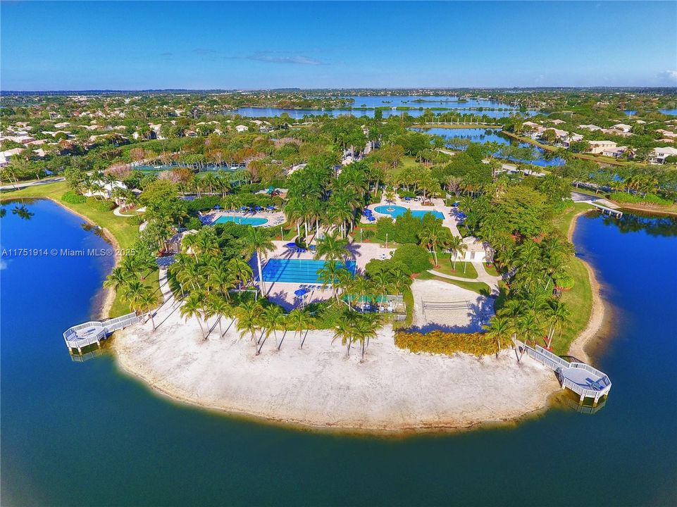 Vendido Recientemente: $995,000 (5 camas, 3 baños, 2924 Pies cuadrados)