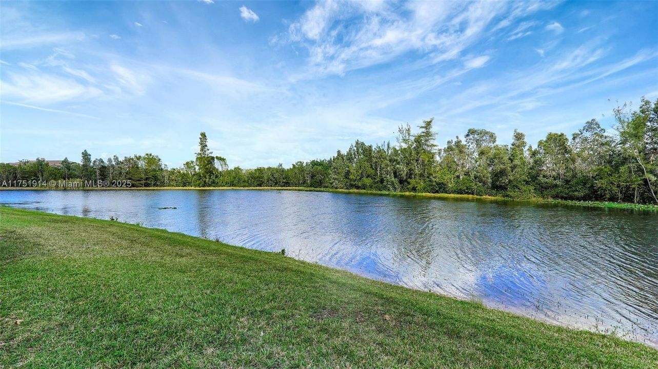 Vendido Recientemente: $995,000 (5 camas, 3 baños, 2924 Pies cuadrados)