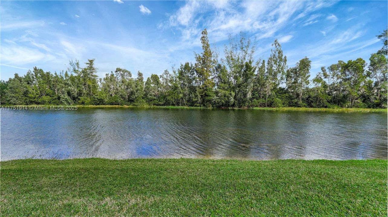 Vendido Recientemente: $995,000 (5 camas, 3 baños, 2924 Pies cuadrados)