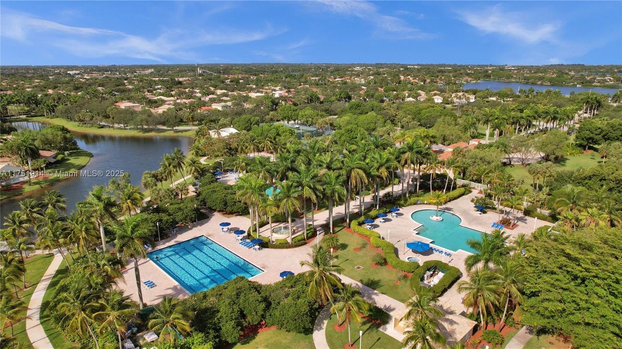 Vendido Recientemente: $995,000 (5 camas, 3 baños, 2924 Pies cuadrados)