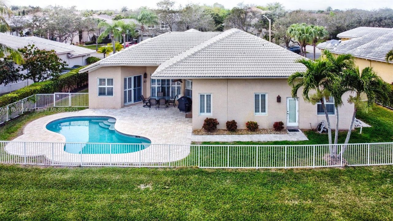 Vendido Recientemente: $995,000 (5 camas, 3 baños, 2924 Pies cuadrados)