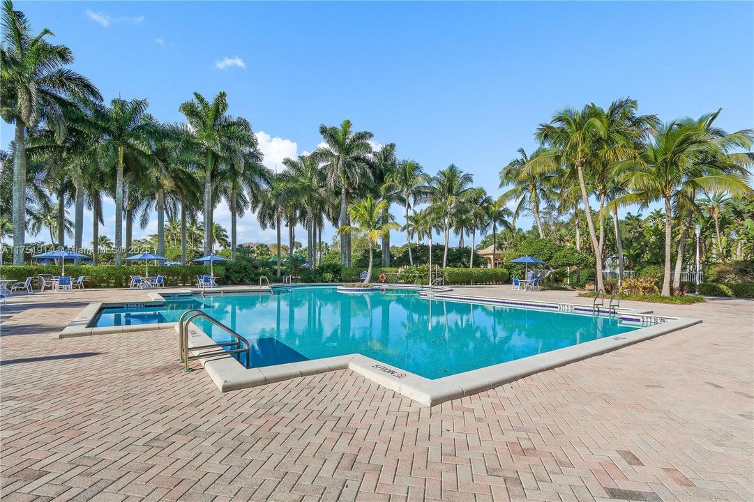 Vendido Recientemente: $995,000 (5 camas, 3 baños, 2924 Pies cuadrados)