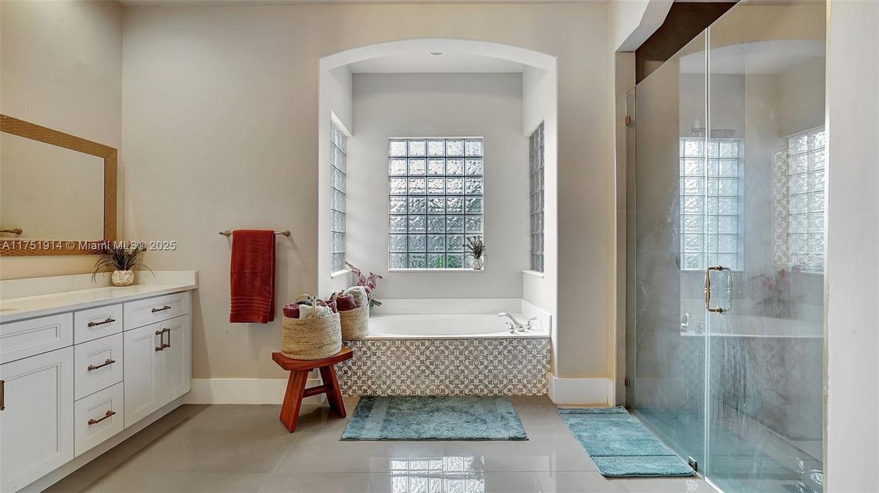 Vendido Recientemente: $995,000 (5 camas, 3 baños, 2924 Pies cuadrados)