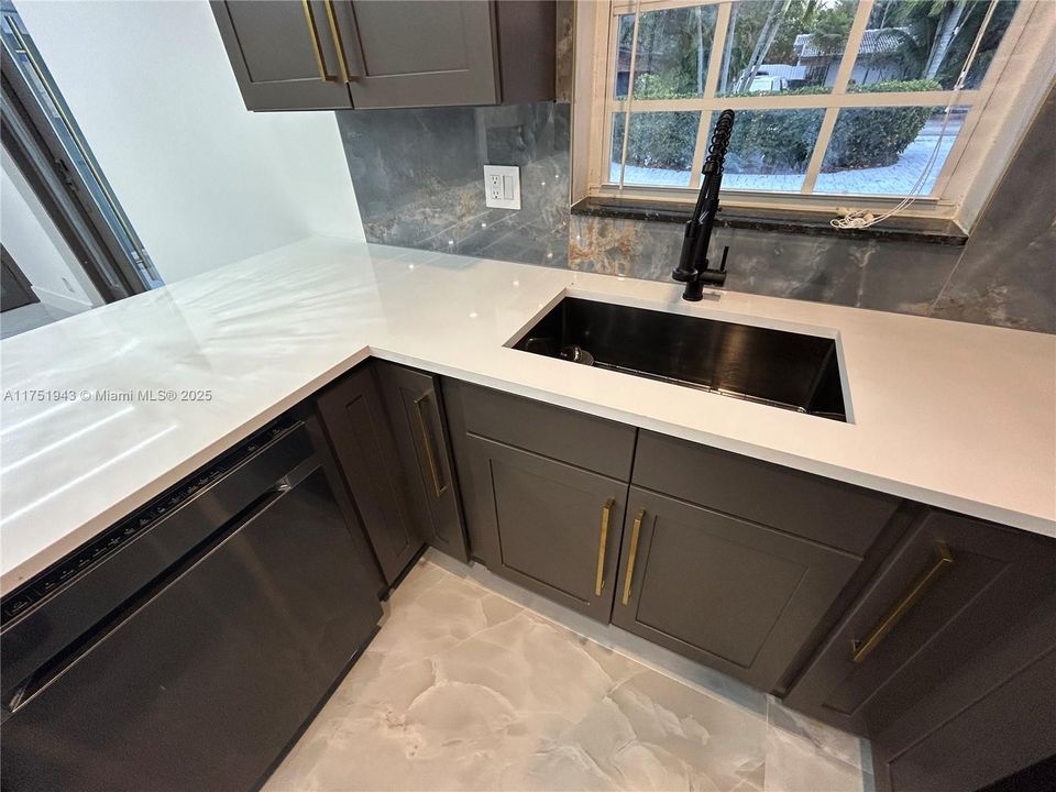 待售: $1,499,999 (3 贝兹, 2 浴室, 1416 平方英尺)