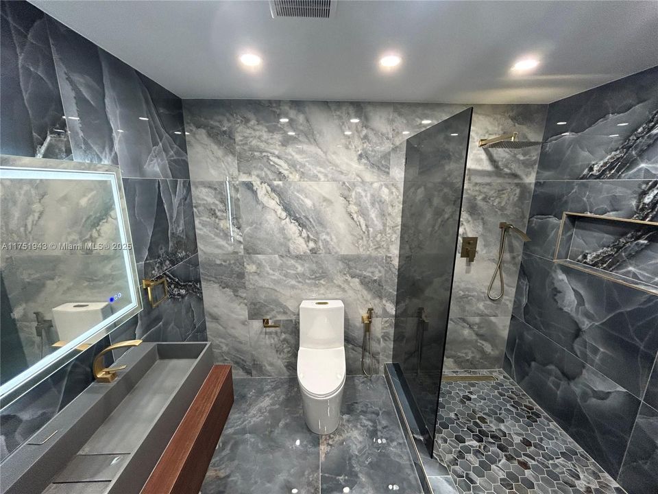 待售: $1,499,999 (3 贝兹, 2 浴室, 1416 平方英尺)