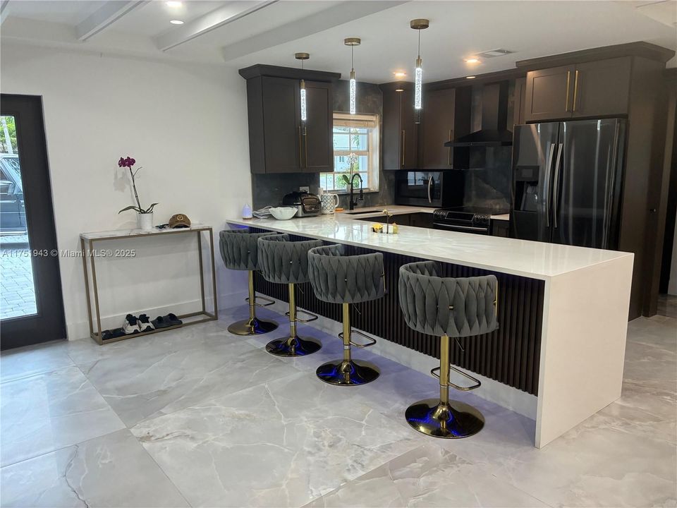 待售: $1,499,999 (3 贝兹, 2 浴室, 1416 平方英尺)