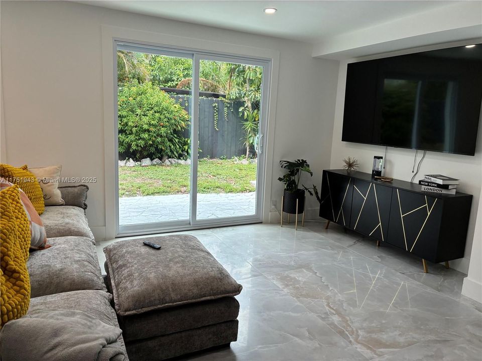 待售: $1,499,999 (3 贝兹, 2 浴室, 1416 平方英尺)