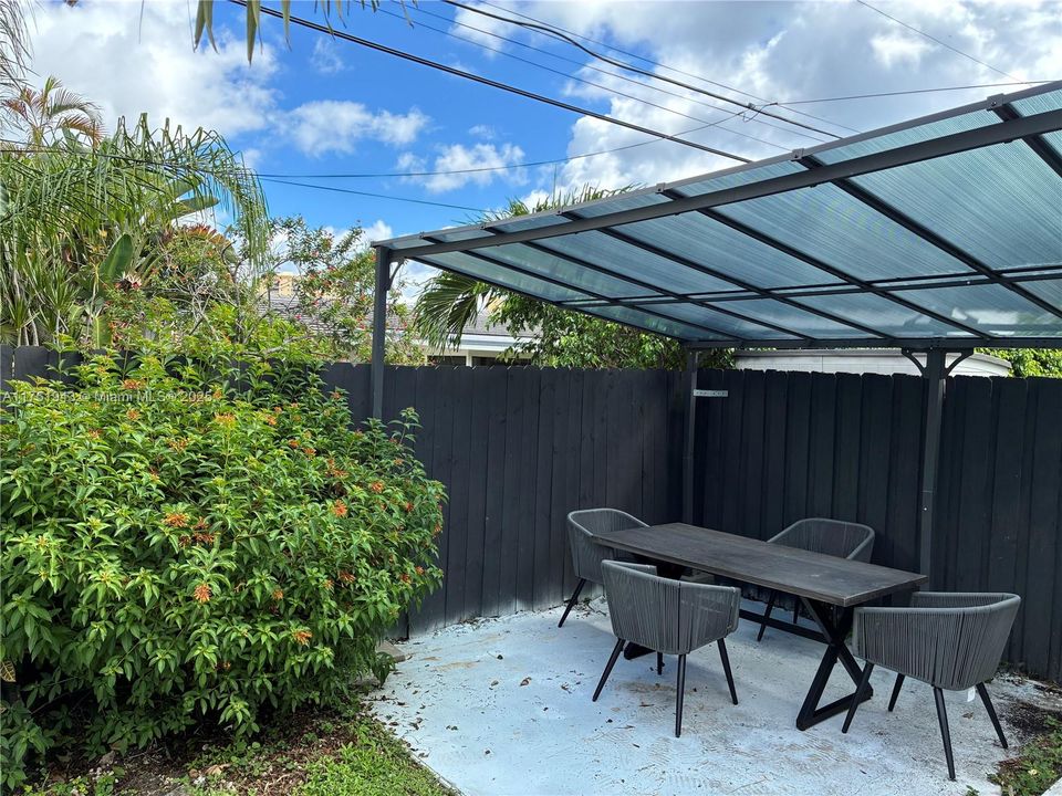 待售: $1,499,999 (3 贝兹, 2 浴室, 1416 平方英尺)