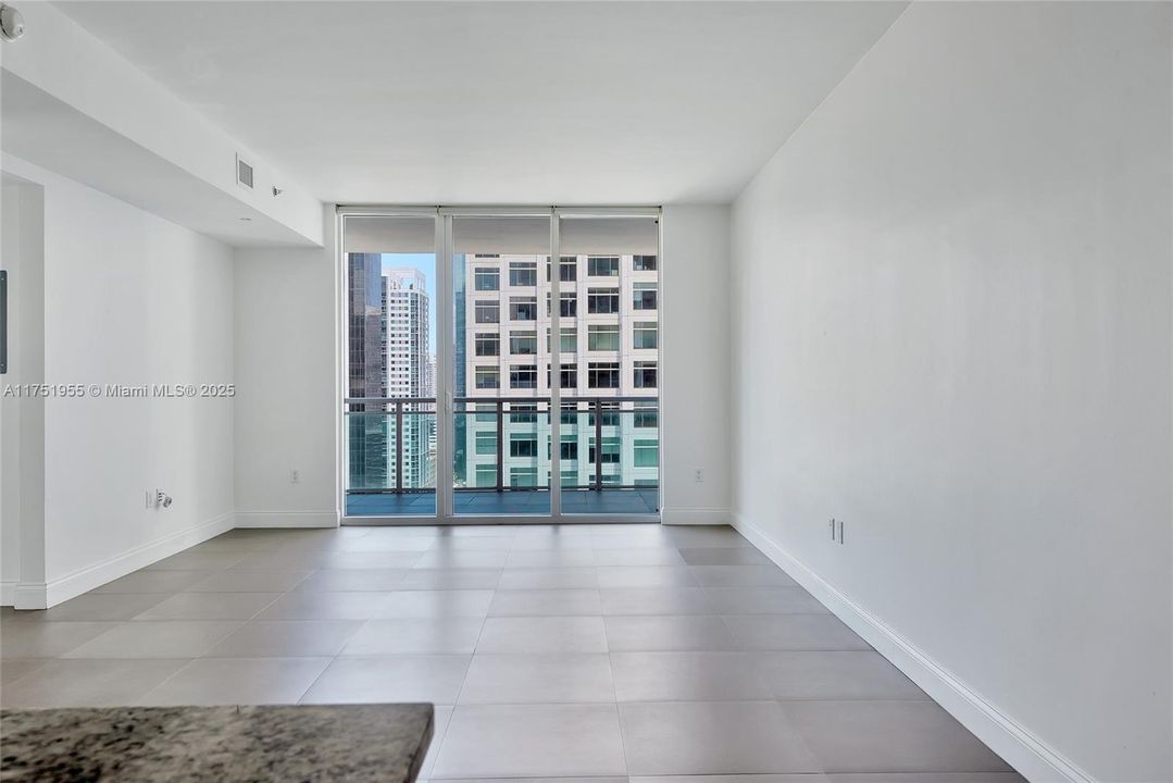 Recently Sold: $519,000 (1 beds, 1 baths, 774 Square Feet)