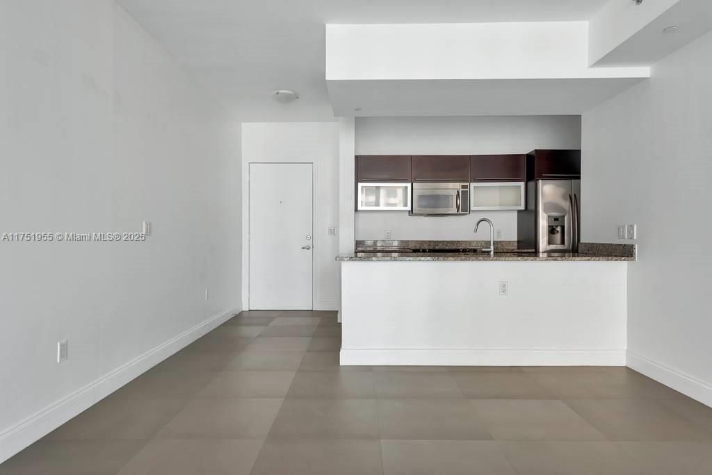 Recently Sold: $519,000 (1 beds, 1 baths, 774 Square Feet)