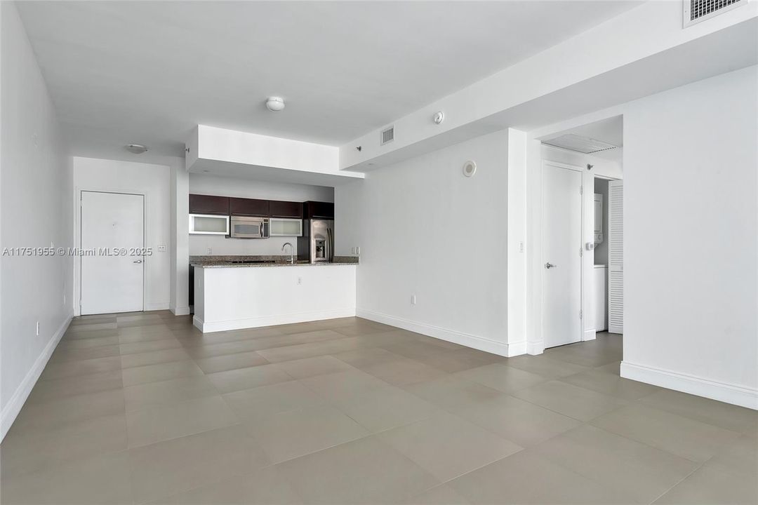 Recently Sold: $519,000 (1 beds, 1 baths, 774 Square Feet)