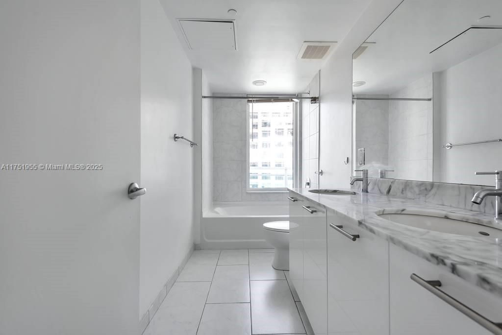 Recently Sold: $519,000 (1 beds, 1 baths, 774 Square Feet)