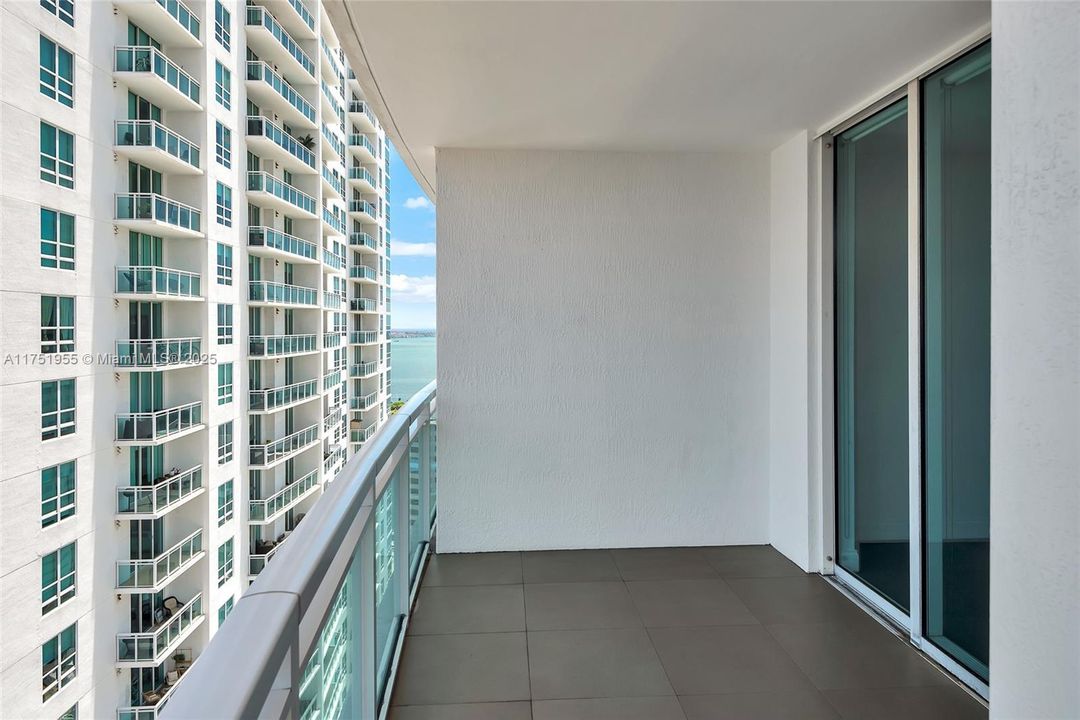 Recently Sold: $519,000 (1 beds, 1 baths, 774 Square Feet)