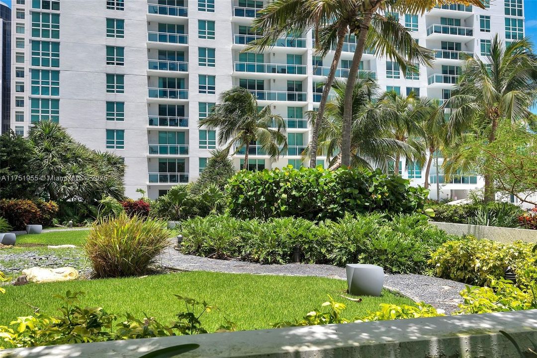 Recently Sold: $519,000 (1 beds, 1 baths, 774 Square Feet)