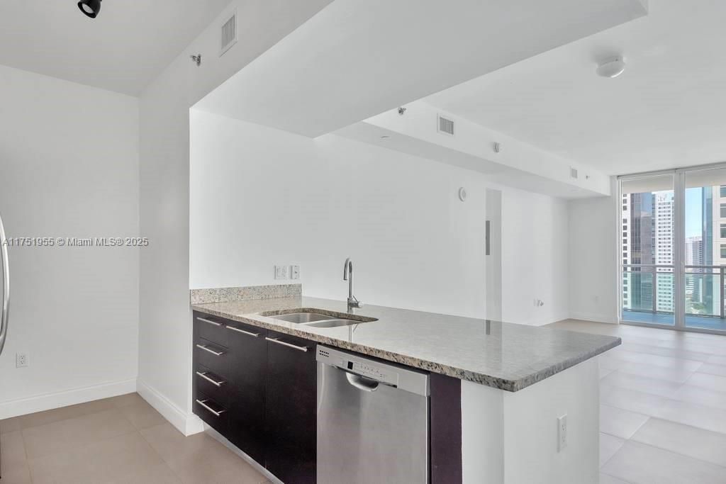 Recently Sold: $519,000 (1 beds, 1 baths, 774 Square Feet)