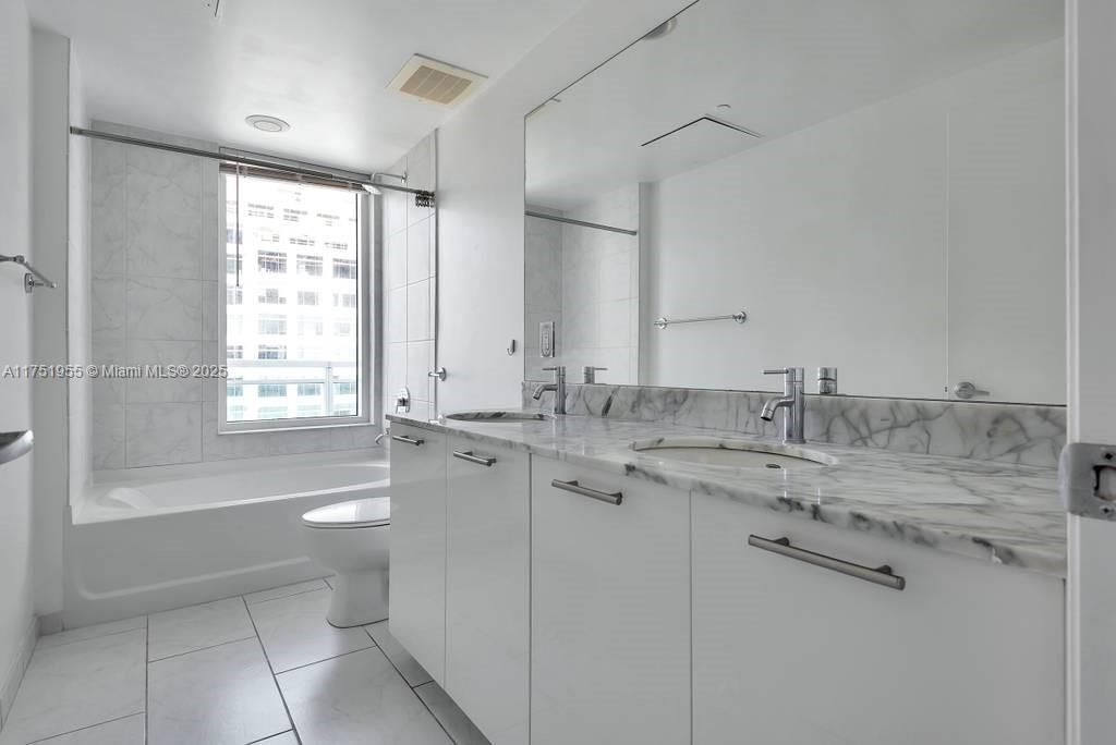 Recently Sold: $519,000 (1 beds, 1 baths, 774 Square Feet)